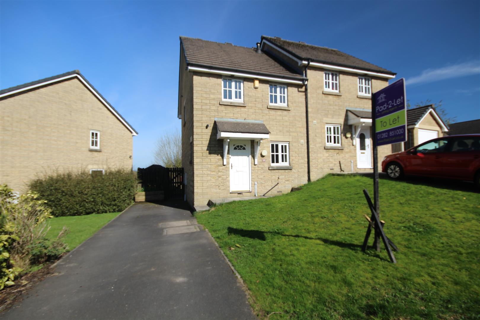 3 bedroom semi-detached house To Let in Barnoldswick - IMG_9603.JPG